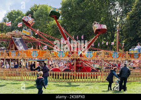 The Octopus Ride at Carters Vintage Steam Funfair durante il suo ultimo tour, Basingstoke War Memorial Park, settembre 24 2022. Hampshire, Inghilterra Foto Stock