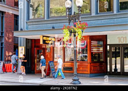 BOSTON, MASSACHUSETTS - 29 agosto 2022: Boston è una delle città più antiche degli Stati Uniti ed è ricca di storia. Ciò porta ad una grande incupiscenza turistica Foto Stock