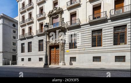 Madrid, Spagna, settembre 2022. Vista esterna del ministero delle finanze e della costruzione di funzioni pubbliche nel centro della città Foto Stock