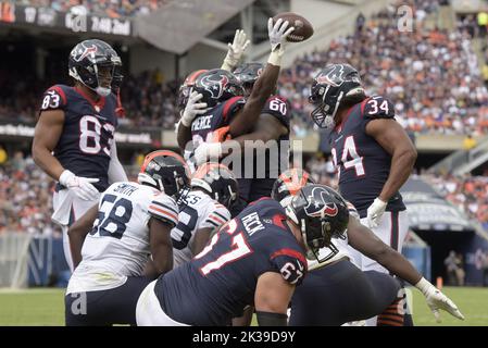 Chicago, Stati Uniti. 25th Set, 2022. Houston Texans Running Back Dameon Pierce (31) celebra un secondo trimestre di touchdown contro gli orsi di Chicago durante una partita al Soldier Field di Chicago domenica 25 settembre 2022. Foto di Mark Black/UPI Credit: UPI/Alamy Live News Foto Stock