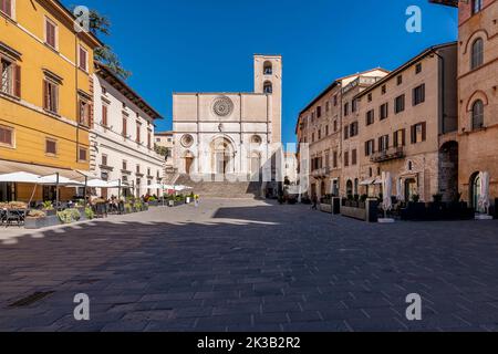 Il Duomo e Piazza del Popolo, centro storico di Todi, Perugia, Italia Foto Stock