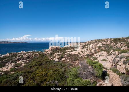 Costa selvaggia della Sardegna, isola Caprera Foto Stock