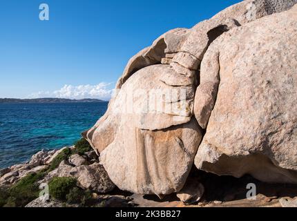 Costa selvaggia della Sardegna, isola Caprera Foto Stock