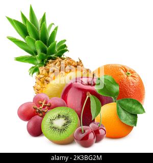 Frutti tropicali, ananas, pompelmo, mela, kiwi, mandarino, ciliegia, uva, isolato su fondo bianco, percorso di ritaglio, profondità di campo piena Foto Stock