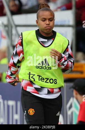 DAGENHAM INGHILTERRA - SETTEMBRE 25 : Nokita PARRIS of Manchester United Women durante la partita della Super League delle donne di Barclays tra le donne del West Ham United Women A. Foto Stock