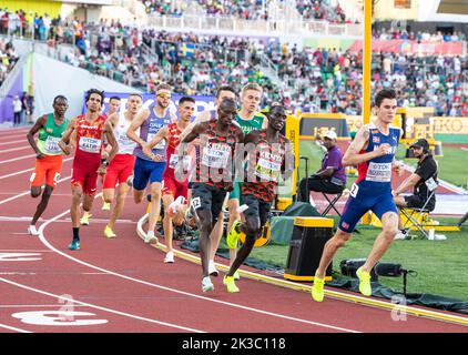 Abel Kipsang, Timothy Cheruiyot del Kenya, Jake Wightman del GB&NI e Jakob Iingebrigtsen della Norvegia che gareggiano nella finale maschile del 1500m al World Ath Foto Stock