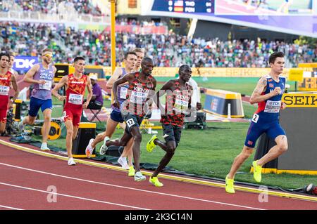 Abel Kipsang, Timothy Cheruiyot del Kenya, Jake Wightman del GB&NI e Jakob Iingebrigtsen della Norvegia che gareggiano nella finale maschile del 1500m al World Ath Foto Stock