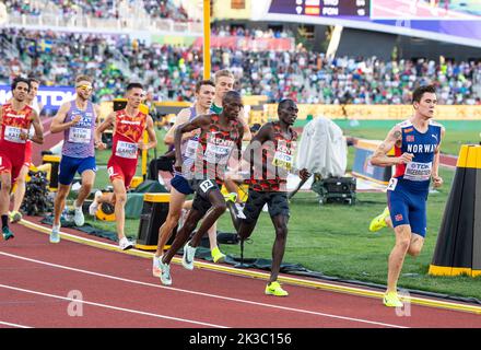 Abel Kipsang, Timothy Cheruiyot del Kenya, Jake Wightman del GB&NI e Jakob Iingebrigtsen della Norvegia che gareggiano nella finale maschile del 1500m al World Ath Foto Stock