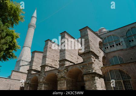 All'esterno della Moschea di Hagia Sophia, edificio storico a Istanbul, viaggio e turismo idea, luoghi turistici in Turchia, noto come Ayasofya Camii Foto Stock