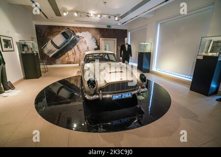 Londra Regno Unito. 26 settembre 2022. NESSUN TEMPO PER MORIRE (2021) NESSUN TEMPO PER MORIRE ASTON MARTIN REPLICA DB5, vettura STUNT Christies preview di sessanta anni di James Bond. Credit: amer Ghazzal/Alamy Live News. Foto Stock