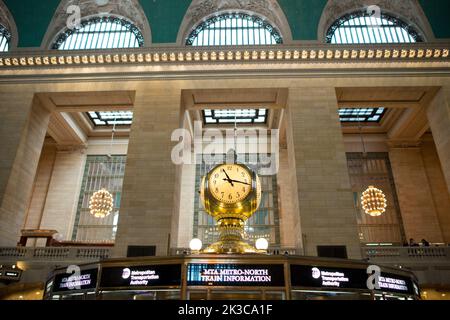 The Main Concourse presso il Grand Central Terminal di New York City, una delle stazioni ferroviarie più trafficate del mondo Foto Stock