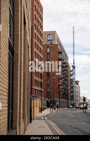 Vista generale lungo Avon Street, incluso Box Makers Yard a Bristol, Inghilterra, Regno Unito. Foto Stock