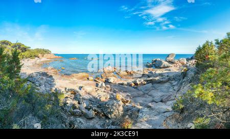 Notevole vista sulle spiagge di Palombaggia e Tamaricciu. Famosa destinazione di viaggio. Ubicazione: Porto-Vecchio, Corsica, Francia, Europa Foto Stock