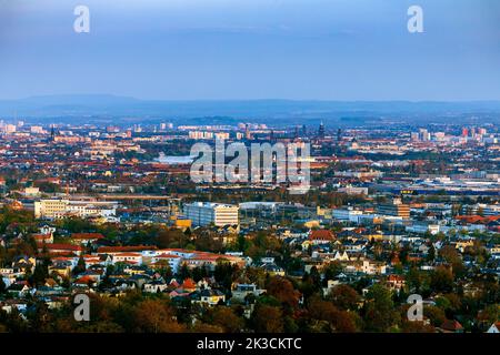 Vista della valle dell'Elba verso la capitale dello stato di Dresda Foto Stock