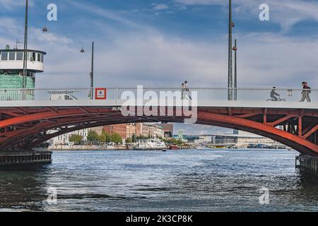 Vecchio ponte nel porto di Copenaghen Knippelsbro, Danimarca Foto Stock