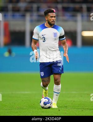 23 set 2022 - Italia / Inghilterra - UEFA Nations League - Gruppo 3 - San Siro la nipote d'Inghilterra James durante la partita della UEFA Nations League contro l'Italia. Foto : Mark Pain / Alamy Live News Foto Stock