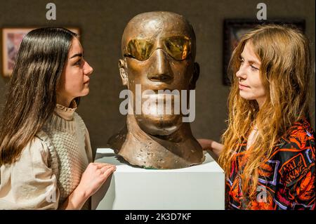 Londra, Regno Unito. 26th Set, 2022. Testa di Elisabeth Frink, stimato a £70.000-£100.000 - The Blazing a Trail: Vendita di donne britanniche moderne a Bonhams New Bond Street. Il cui scopo è quello di presentare i collezionisti alla ricchezza delle donne artiste britanniche del 20th° secolo. La vendita stessa avrà luogo il 28 settembre a Londra Credit: Guy Bell/Alamy Live News Foto Stock