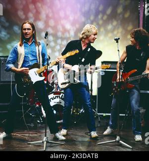 Bananas, ARD Comedy und Musikshow, Deutschland, 1984, Auftritt der britischen Rock Band Status Quo. Bananas, commedia TV e spettacolo musicale, Germania, 1984, performance del gruppo British Rock Status Quo. Foto Stock