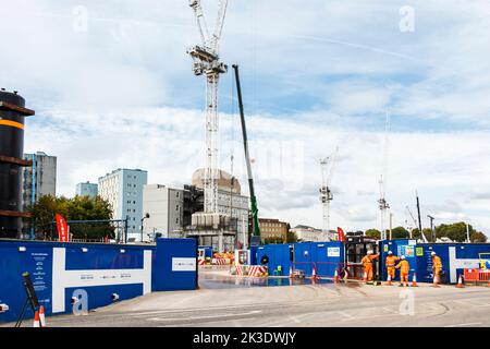 Lavori di costruzione associati al progetto ferroviario HS2 di Hampstead Road, Londra, Regno Unito Foto Stock