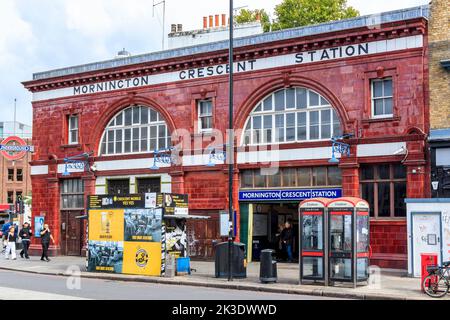 La stazione della metropolitana Mornington Crescent sulla Northern Line, resa famosa dallo spettacolo comico della BBC 'sono Spiacente che non abbia un indizio', Camden, Londra, Regno Unito Foto Stock