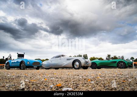 Best of show Talbot-Lago T26 GS Barchetta motto Hispano-Suiza H6C Dubonnet Xenia Aston Martin DBR22 durante la 6th edizione del Chantilly Arts & Elegance - Richard Mille al Domaine du Château de Chantilly, dal 24 al 25 settembre 2025, a Chantilly, Francia - Foto Antonin Vincent / DPPI Foto Stock