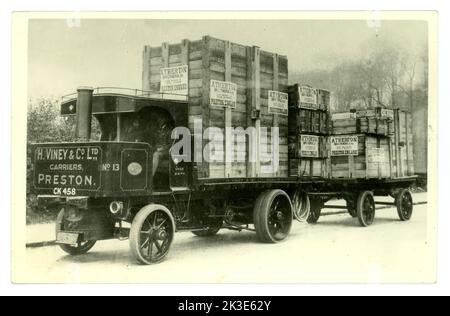 Cartolina originale dei primi del 1900 del carro a vapore Leyland, trailer, Viney Hauliers, Preston. Il camion sta trasportando le merci per Atherton Brothers Ltd. (Produttori di loom e macchine tessili) di Preston & Enfield. Piastra reg. Preston. Autotrasportatori Preston, Lancashire, Inghilterra, Regno Unito Foto Stock