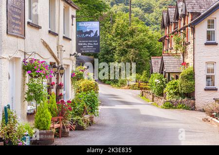 Il Rockford Inn nel villaggio di Rockford accanto al fiume East Lyn sul Parco Nazionale di Exmoor, Rockford, Devon UK Foto Stock