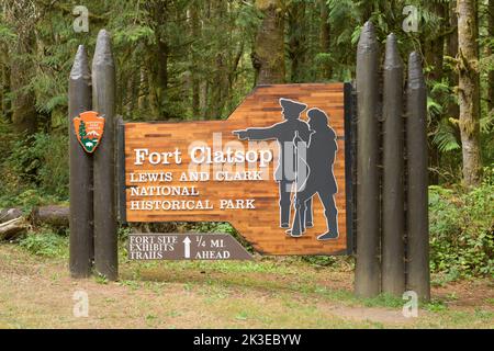 Astoria, OR, USA - 21 settembre 2022; firma a Fort Clatsop nel Lewis and Clark Historical Park nell'Oregon nord-occidentale Foto Stock