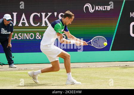 'S-HERTOGENBOSCH, PAESI BASSI - GIUGNO 12: Daniil Medvedev di Russia durante la partita finale Mens Singles tra Daniil Medvedev di Russia e Tim van Rijthoven dei Paesi Bassi all'Autotron il 12 Giugno 2022 in 's-Hertogenbosch, Paesi Bassi (Foto di Joris Verwijst/BSR Agency) Foto Stock