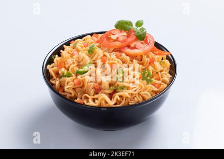 plane instant, pollo, gamberi, noodle di manzo isolato su sfondo bianco per il design o il confezionamento Foto Stock