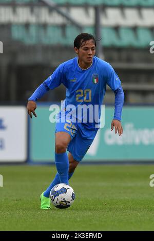 Emanuel Vignato (Italia U21) durante la partita UEFA 'Under 21' tra Italia U21 1-1 Giappone U21 allo Stadio Teoilo Patini il 26 settembre 2022 a Castel di Sangro. Credit: Maurizio Borsari/AFLO/Alamy Live News Foto Stock