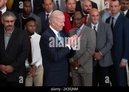 Il presidente degli Stati Uniti Joe Biden dà il benvenuto agli Atlanta Braves alla Casa Bianca a Washington, DC per celebrare il loro campionato di World Series 2021, 26 settembre 2022. Credito: Chris Kleponis/Pool tramite CNP /MediaPunch Foto Stock