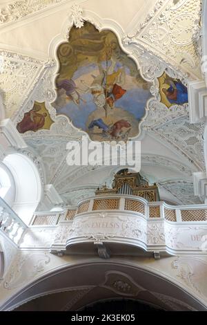 Barocke Pracht in der Klosterkirche Abtei St. Georgenberg, Tirol, Oesterreich, Stans Foto Stock