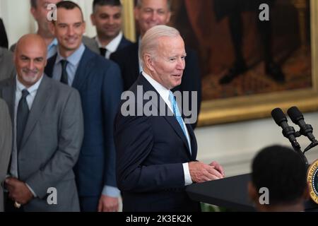 Il presidente degli Stati Uniti Joe Biden dà il benvenuto agli Atlanta Braves alla Casa Bianca a Washington, DC per celebrare il loro campionato di World Series 2021, 26 settembre 2022. Credito: Chris Kleponis/Pool tramite CNP /MediaPunch Foto Stock