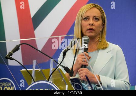 Giorgia Meloni vince le elezioni italiane, fratelli d'italia è il principale partito italiano, conferenza stampa Foto Stock