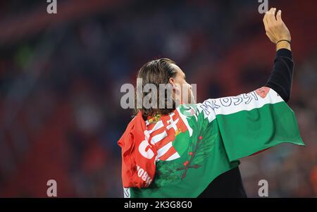 Budapest, Ungheria, 26 settembre 2022. Il futuro ungherese Adam Szalai reagisce dopo la sua ultima partita internazionale dopo la partita di calcio del gruppo UEFA Nations League 3 tra Ungheria e Italia a Budapest il 26 settembre 2022. Foto Stock