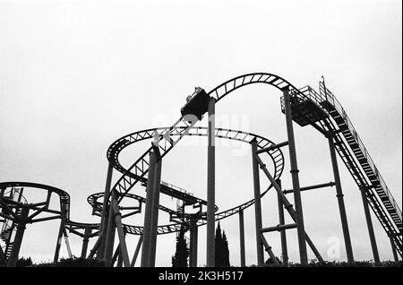 Cobra Rollercoaster, Paultons Park, ower, Romsey, Hampshire, Inghilterra, Regno Unito. Foto Stock