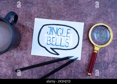 Ispirazione mostrando segno Jingle Bells. Business approccio più famoso tradizionale canzone di Natale in tutto il mondo Foto Stock