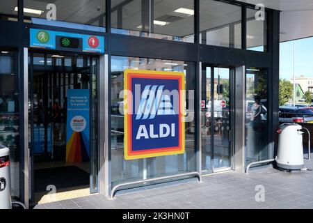 ingresso principale del supermercato aldi, herne bay, kent, regno unito settembre 2022 Foto Stock