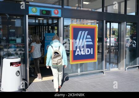 ingresso principale del supermercato aldi, herne bay, kent, regno unito settembre 2022 Foto Stock