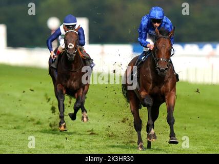 Foto del file datata 08-09-2022 di Adayar (a destra). Charlie Appleby ha rivelato che Adayar non correrà nel Prix de l'Arc de Triomphe di domenica e sarà invece reindirizzato al British Champions Day dove si porterà su Baaeed in un appetitoso scontro nelle Champion Stakes. Data di emissione: Martedì 27 settembre 2022. Foto Stock