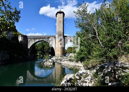 Il vecchio ponte romano Orthez, Francia Foto Stock