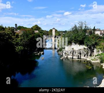 Il vecchio ponte romano Orthez, Francia Foto Stock