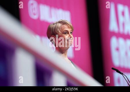 La segretaria di casa ombra Yvette Cooper ha parlato durante la Conferenza del Partito laburista all'ACC Liverpool. Data immagine: Martedì 27 settembre 2022. Foto Stock