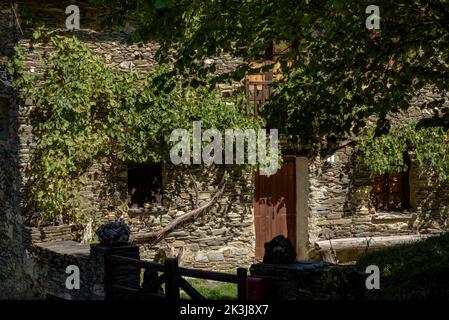 Casa nel villaggio di Mallolís, in Coma de Burg (Pallars Sobirà, Lleida, Catalogna, Spagna, Pirenei) ESP: Casa en la aldea de Mallolís, Pirineos Foto Stock