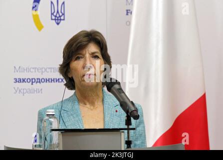 KIEV, UCRAINA - 27 SETTEMBRE 2022 - il ministro dell'Europa e degli Affari esteri della Repubblica francese Catherine colonna partecipa a un briefing congiunto con il ministro degli Affari esteri dell'Ucraina Dmytro Kuleba, Kyiv, capitale dell'Ucraina. Foto Stock