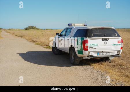 Spagnolo natura agenti ambientali auto parcheggiata nel parco naturale di Guadalhorce, Malaga, Andalusia, Spagna. Foto Stock