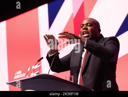 Liverpool UK 27 settembre 2022, DAVID LAMMY Shadow Secretary of state for Foreign, Commonwealth and Development Affairs at Labour Party Liverpool 27 settembre 2022 conferenza .Labour a Liverpool. Liverpool Kings Dock. Liverpool, Regno Unito. Immagine: gary Roberts/worldwidefeatures.com Foto Stock