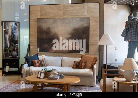 Anthropologie all'interno della lobby di 195 Broadway, 2022, NYC, USA Foto Stock