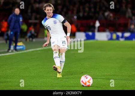 Sheffield, Regno Unito. 27th Set, 2022. Conor Gallagher per l'Inghilterra durante la partita internazionale amichevole tra l'Inghilterra U-21 e la Germania U-21 a Bramall Lane, Sheffield, Inghilterra il 27 settembre 2022. Foto di ben Wright. Solo per uso editoriale, licenza richiesta per uso commerciale. Non è utilizzabile nelle scommesse, nei giochi o nelle pubblicazioni di un singolo club/campionato/giocatore. Credit: UK Sports Pics Ltd/Alamy Live News Foto Stock